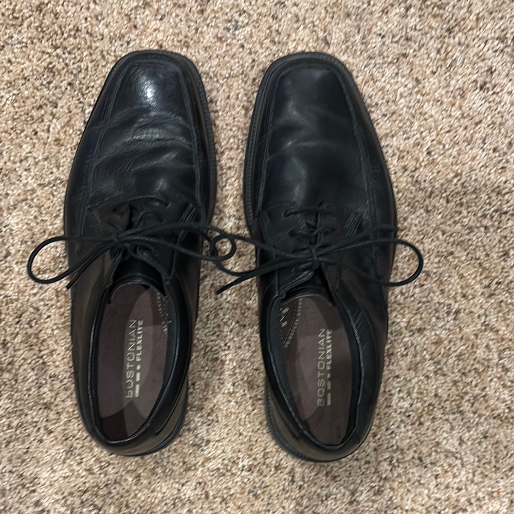 Bostonian Black Classic Leather Oxfords